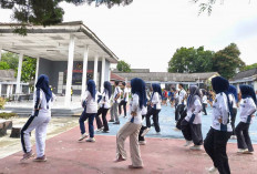 Pecah Keheningan Fajar, Ratusan Warga Binaan dan Petugas Rutan Baturaja Kompak Senam Zumba Bersama