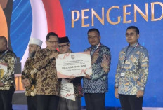 Kendalikan Harga Bahan Pokok, Wali Kota Prabumulih H Arlan Diganjar Penghargaan Kemendagri