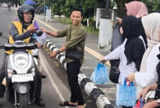 Solidaritas Tanpa Batas: Tim Disnakertrans Muba dan DWP Kompak Berbagi Takjil