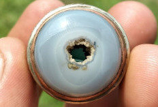 Khasiat Batu Akik Combong Putih untuk Guru, Benarkah Bisa Meningkatkan Wibawa dan Kendalikan Kelas?