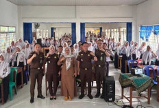 Lindungi Siswa dari Teror Digital, Kejari Pagar Alam Sosialisasi UU ITE di SMP Negeri 8