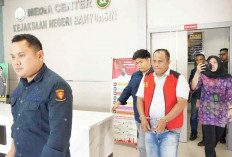 Ditetapkan Tersangka Dugaan Korupsi Dana Desa Rp418 Juta, Oknum Kades Sebokor Langsung Ditahan  