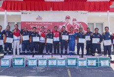 Pertamina Patra Niaga Apresiasi Dedikasi Awak Mobil Tangki Fuel Terminal Malang di Momen Natal dan Tahun Baru 