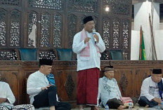 Momen Khidmat di Rumah Dinas: Bupati Empat Lawang Joncik Muhammad Gelar Tarawih Berjamaah