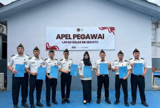 8 Pegawai Lapas Sekayu Terima Kenaikan Pangkat Melalui Program Penyetaraan Ijazah