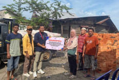 Limbah Jadi Berkah! Korban Kebakaran Lahat Terima Batubata dari Sisa Pembakaran PLTU Banjarsari