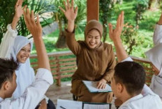 Tidak Ada Istilah Guru Honorer Dalam Undang-Undang, Ini Kata Mendikdasmen