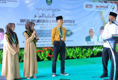 Pecah Riuh di Muara Enim, Wagub Cik Ujang Spontan Kucurkan Uang Ongkos Terbang ke Mesir untuk Santri Ini
