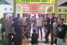 Simpan Senjata Api Ilegal Jenis Revolver Hitam, Pria Paruh Baya di OKU Timur Tak Berkutik Ditangkap Petugas