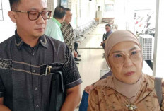 Sidang Kasus Pasar Cinde Ditunda, Kuasa Hukum Alex Noerdin Serahkan Surat Medis 