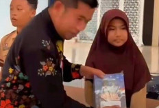 Sumringah 204 Siswa SMPN 1 Lahat Selatan, Terima Langsung Bantuan Buku Tulis dari Bupati dan Wabup Lahat