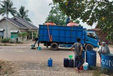 Atasi Krisis Air Bersih Akibat Kemarau, Pemdes Sinar Rambang Prabumulih Gerak Cepat Salurkan Bantuan