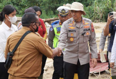 Polwan Tapteng Lupakan Selamatkan Harta Demi Evakuasi Tetangga dari Longsor