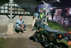 Ciptakan Rasa Aman, Babinsa Koramil Dempo Selatan 'Turun Gunung' Ikut Ronda Malam Bersama Warga