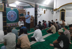Sejuk! Lihat Kekompakan Polisi dan Warga Prabumulih Tadarus Al-Quran Bareng di Masjid Nurul Arifin