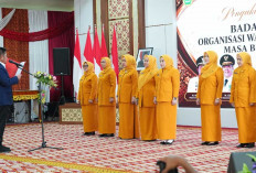 Kukuhkan Pengurus BKOW Sumsel, Gubernur Herman Deru Minta Perempuan Jadi Penggerak Inovasi Baru