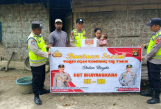 Bukan Patroli Biasa, Intip Aksi Humanis Personel Polres OKU Timur Blusukan ke Desa Sambil Pikul Sembako
