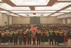 Wisuda Unitas Palembang Lepas 277 Sarjana dan Magister, Bikin Era AI Kelimpungan Lewat Karakter Dewa!