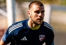 Bukan Sekadar Pelapis, Maarten Paes Berpeluang Jadi Kiper Nomor 1 Ajax