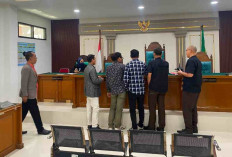 Sidang Perdana Gugatan Praperadilan Wabup PALI Iwan Tuaji Digelar, PH Soroti Penyebutan OTT