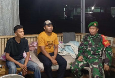 Sisir Titik Rawan Malam Hari, Babinsa Koramil Kota Lahat dan Warga Bersatu Jaga Kampung dari Kejahatan