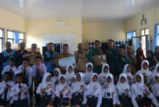 Bantuan 60 Laptop PLN Icon Plus Dukung Pembelajaran Digital di Pulau Lepar
