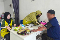 Sentuh Hati Kelompok Rentan, Ini Misi Kemanusiaan Tim Medis Blusukan Cek Kesehatan Lansia di Rutan Baturaja