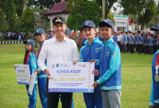 Bupati Muchendi Guyur Bonus Rp1,1 Miliar Atlet Berprestasi Porprov 2025