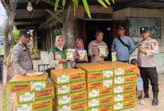 Bantu Petani Tingkatkan Hasil Panen, Polsek Sanga Desa Dampingi Penyerahan Bibit Jagung 