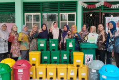 PT Medco Energi Salurkan Bantuan Alat Kesehatan dan Puluhan Kotak Sampah ke Puskesmas Palembaja Lahat