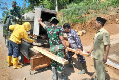 Gaspol! Kades Cukil Turun Tangan Geser Mesin Molen Demi Percepat Pengecoran Jalan TMMD Salatiga