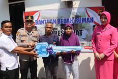 Kapolres AKBP Novi Edyanto Serahkan Kunci Rumah Hasil Program Bedah Rumah