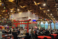 Bukan di Dubai, Menu Berbuka Mewah 100+ Hidangan Ini Ternyata Ada di Palembang